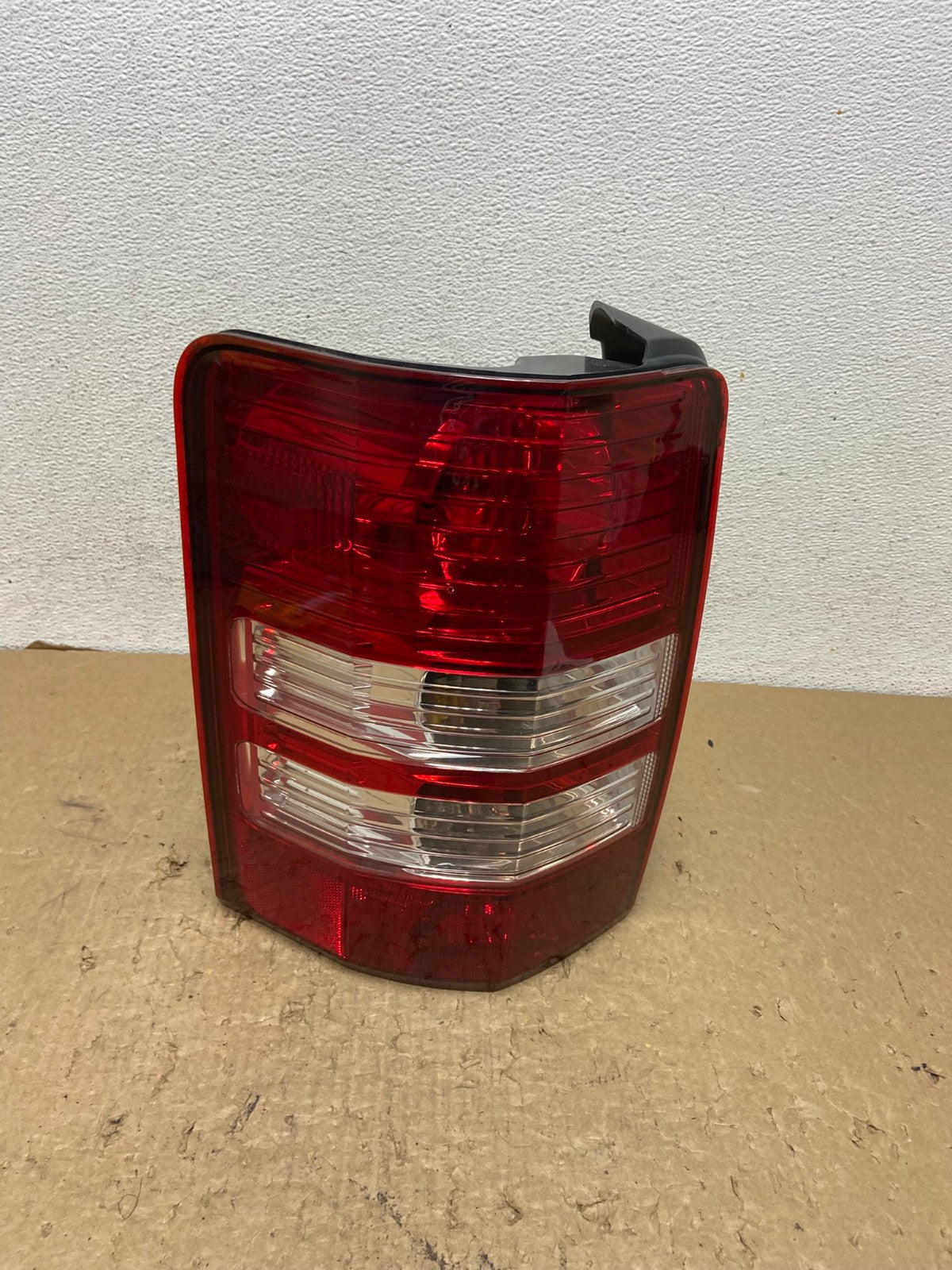 2008 to 2012 Jeep Liberty Left Driver Side Lh Tail Light AF8256 LK0