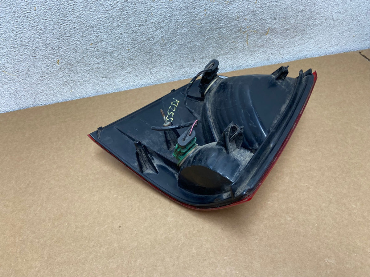 2002 to 2005 Ford Explorer Right Passenger Rh Side Tail light AI2550 LK7