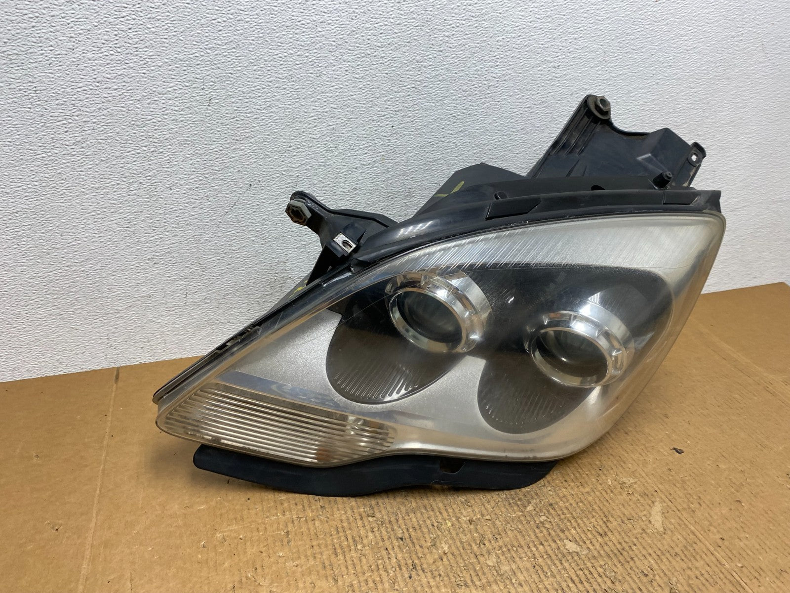 2007 to 2012 Gmc Acadia Halogen Headlight Left Driver LH Side AE1666 DW2