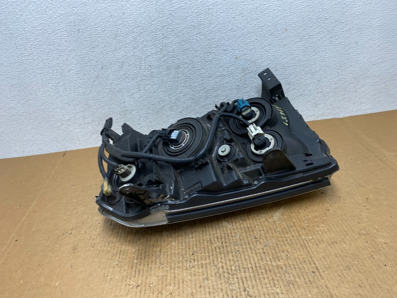 2009 2010 2011 Honda Pilot Right Passenger RH Halogen Headlight AE1681 DW5