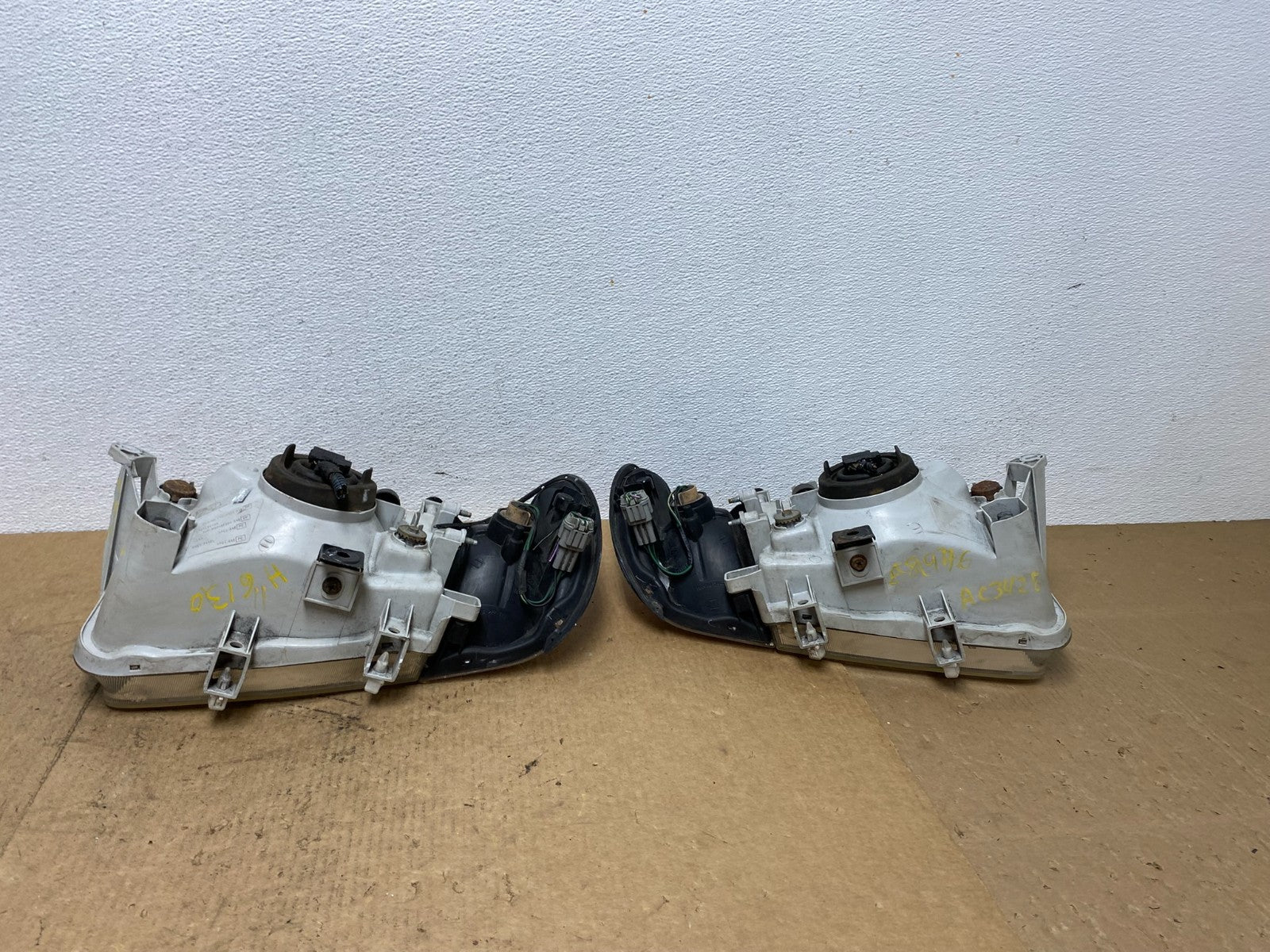 1999-2004 Nissan Pathfinder Left+Right Side Set Halogen Headlights Oem AC3428 DW7