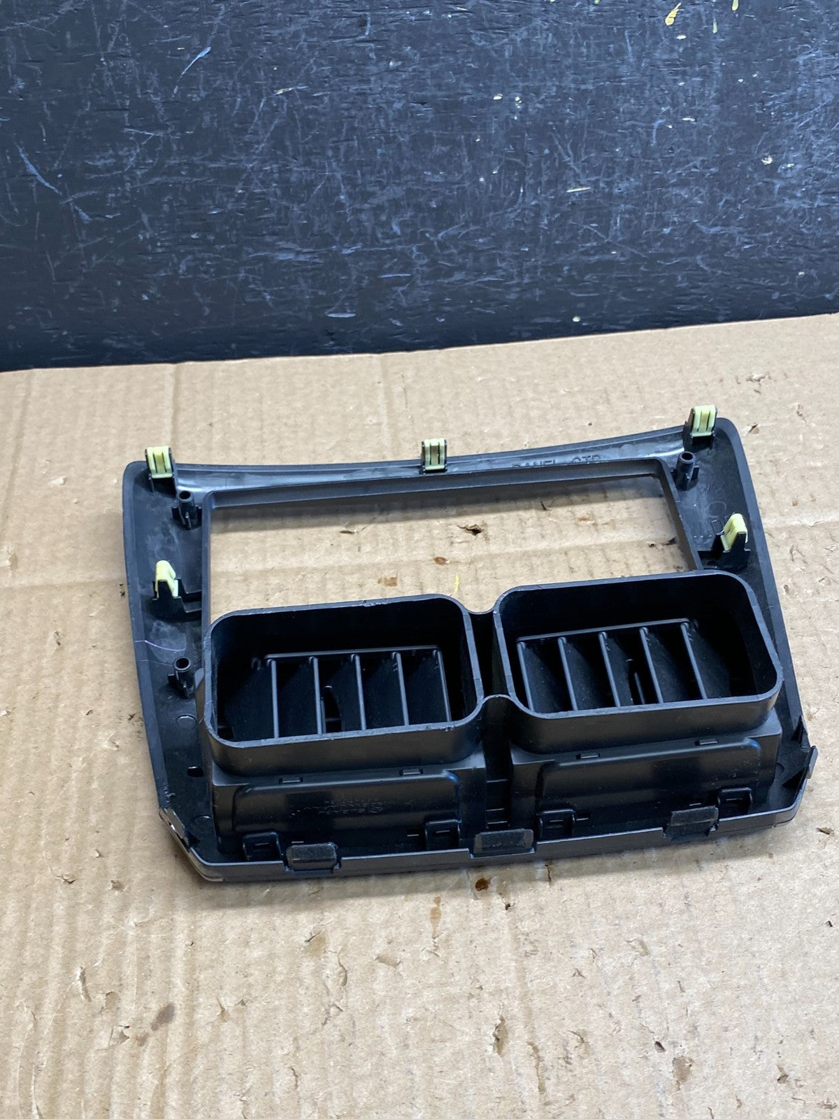 2010 to 2011 Subaru Forester Dash Radio Trim Bezel Center Vent AC9555 DG3