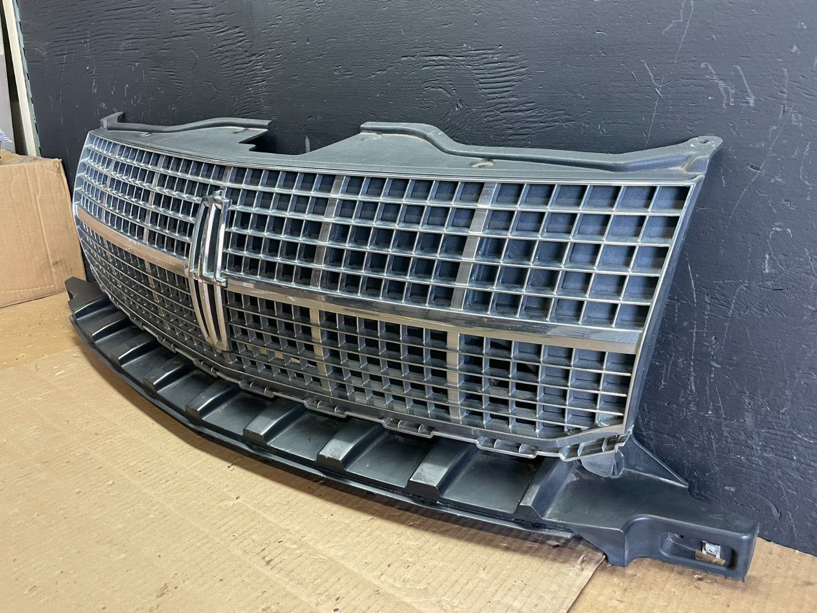 2007 to 2010 Lincoln Mkx Front Upper Grill Grille OEM AB7688 MS2