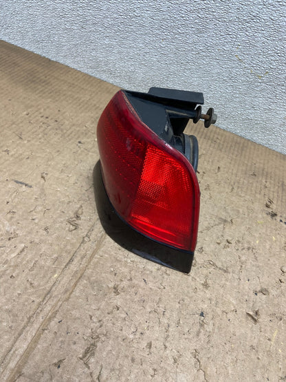 1992 to 1995 Ford Thunderbird Right Passenger Side Tail Light AA7206 DG1
