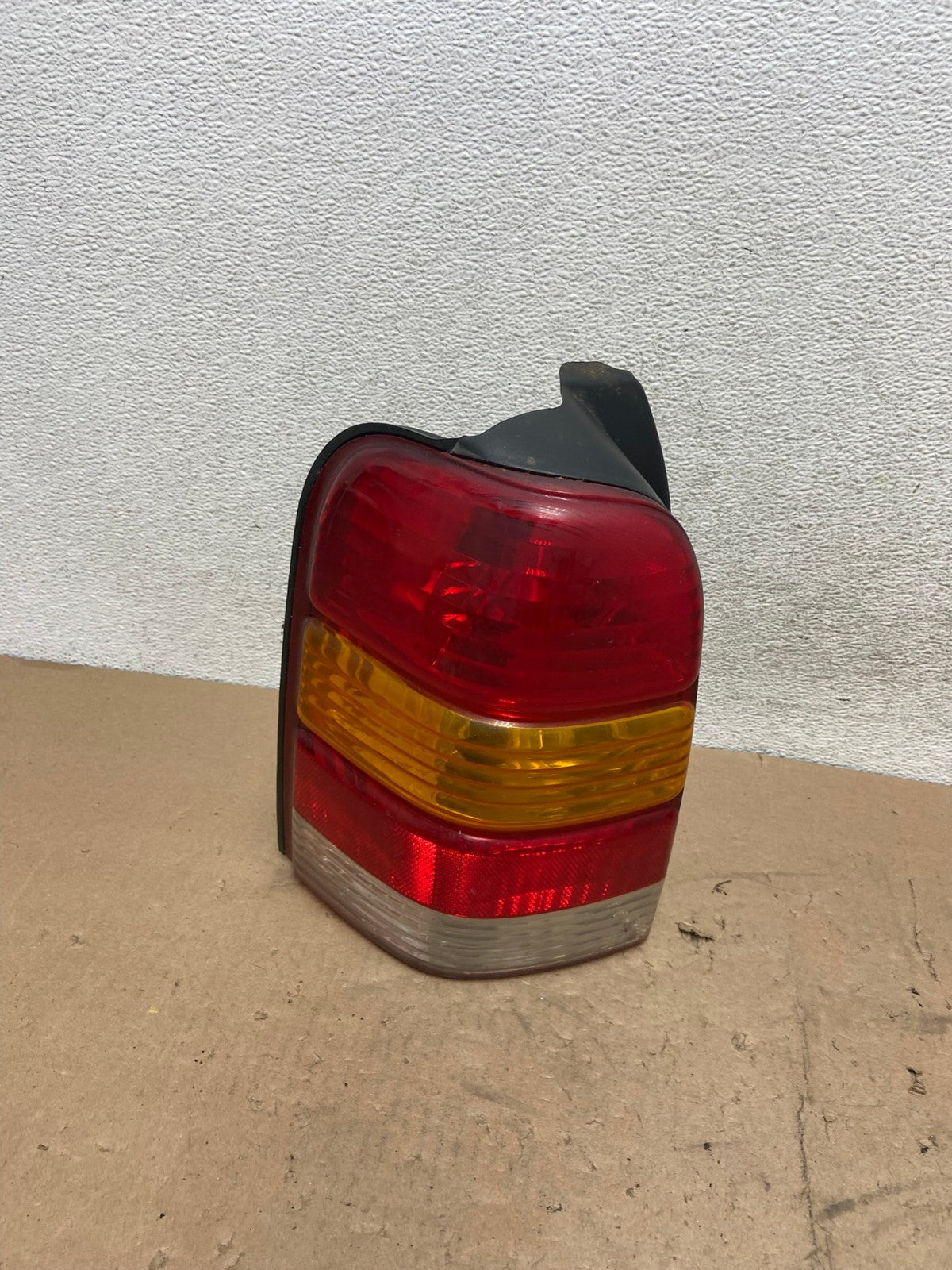 2001 to 2007 Ford Escape Left Driver Lh Side Tail Light Aftermarket AG5636 LK0
