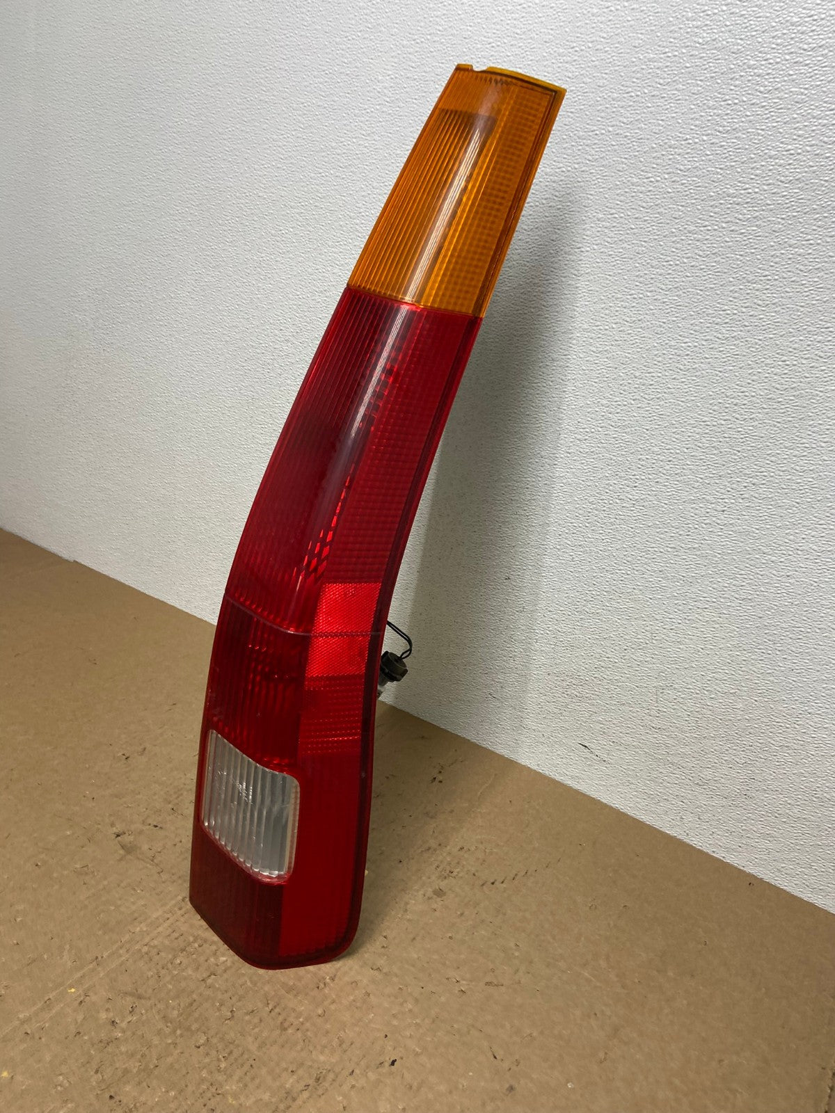 2002 - 2004 Honda Crv Cr-v Right Passenger Rh Side Tail Light OEM AC1543 LK1
