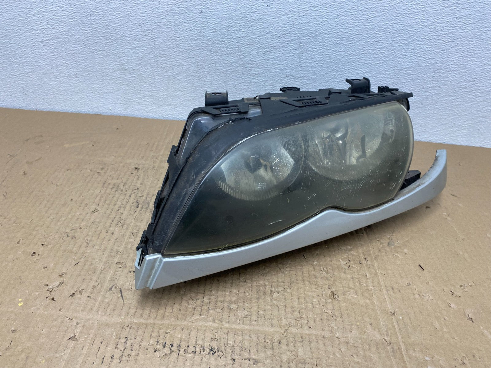 2002 to 2005 BMW 3 E46 Sedan Left Driver LH Halogen OEM Headlight AC3992 DW2