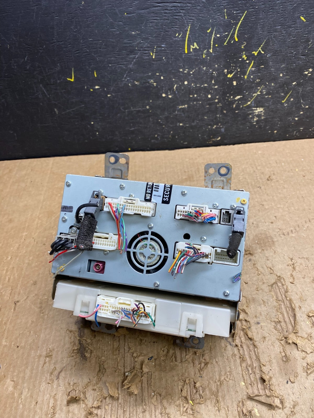 2010 - 2011 Nissan Murano Maxima   Radio CD Player AM/FM Receiver Z9732 DG3