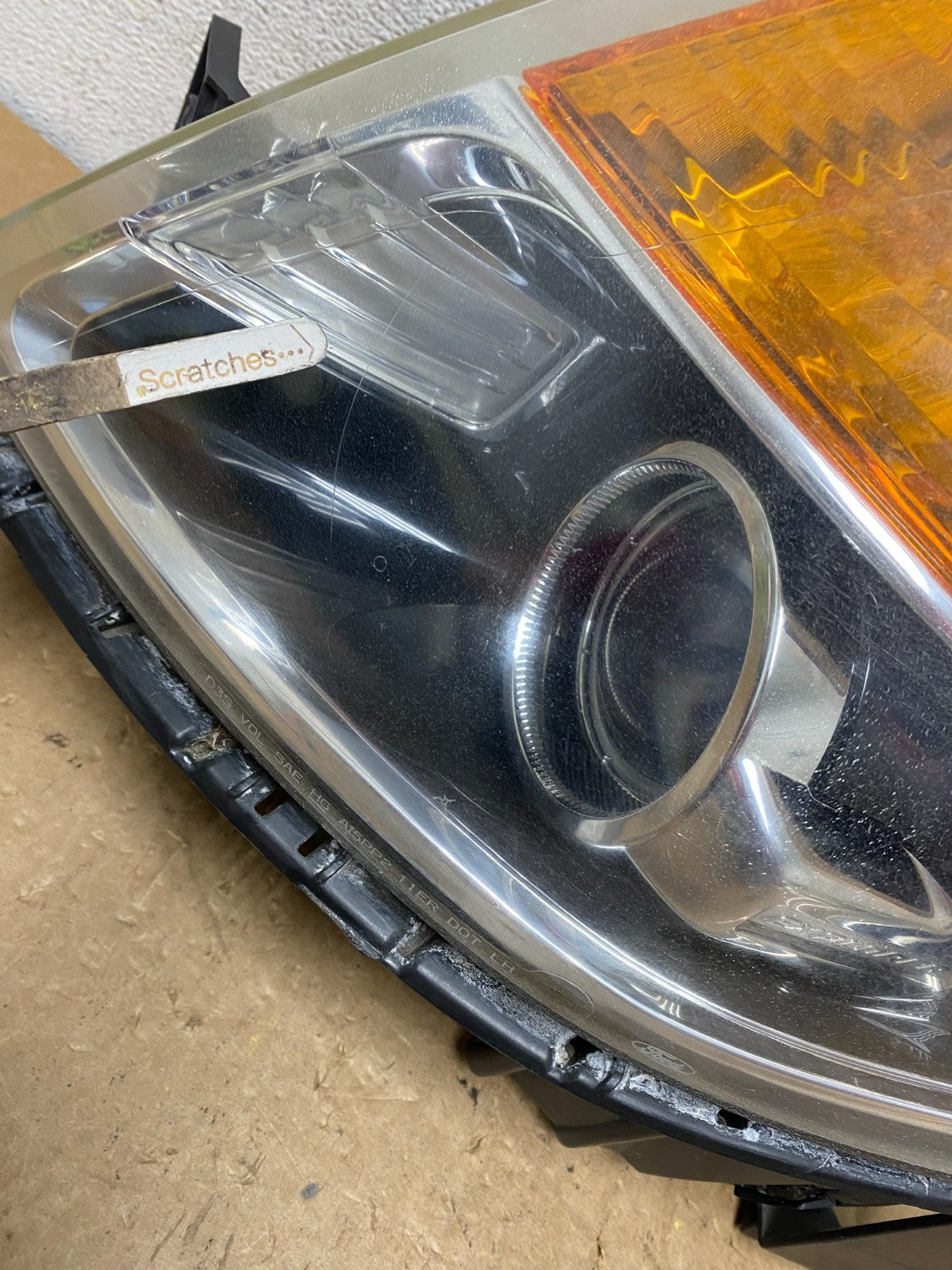 2011 to 2015 Ford Explorer Left Driver LH Xenon Headlight AI3642 DW3