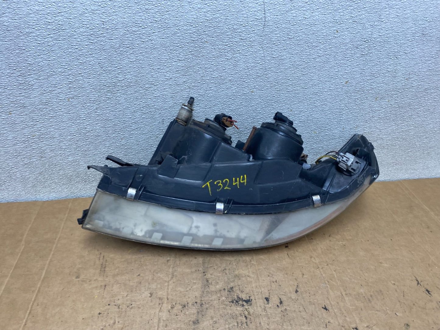 1992 to 1994 Lexus Es300 Right Passenger RH Headlight Halogen T3244 DG11