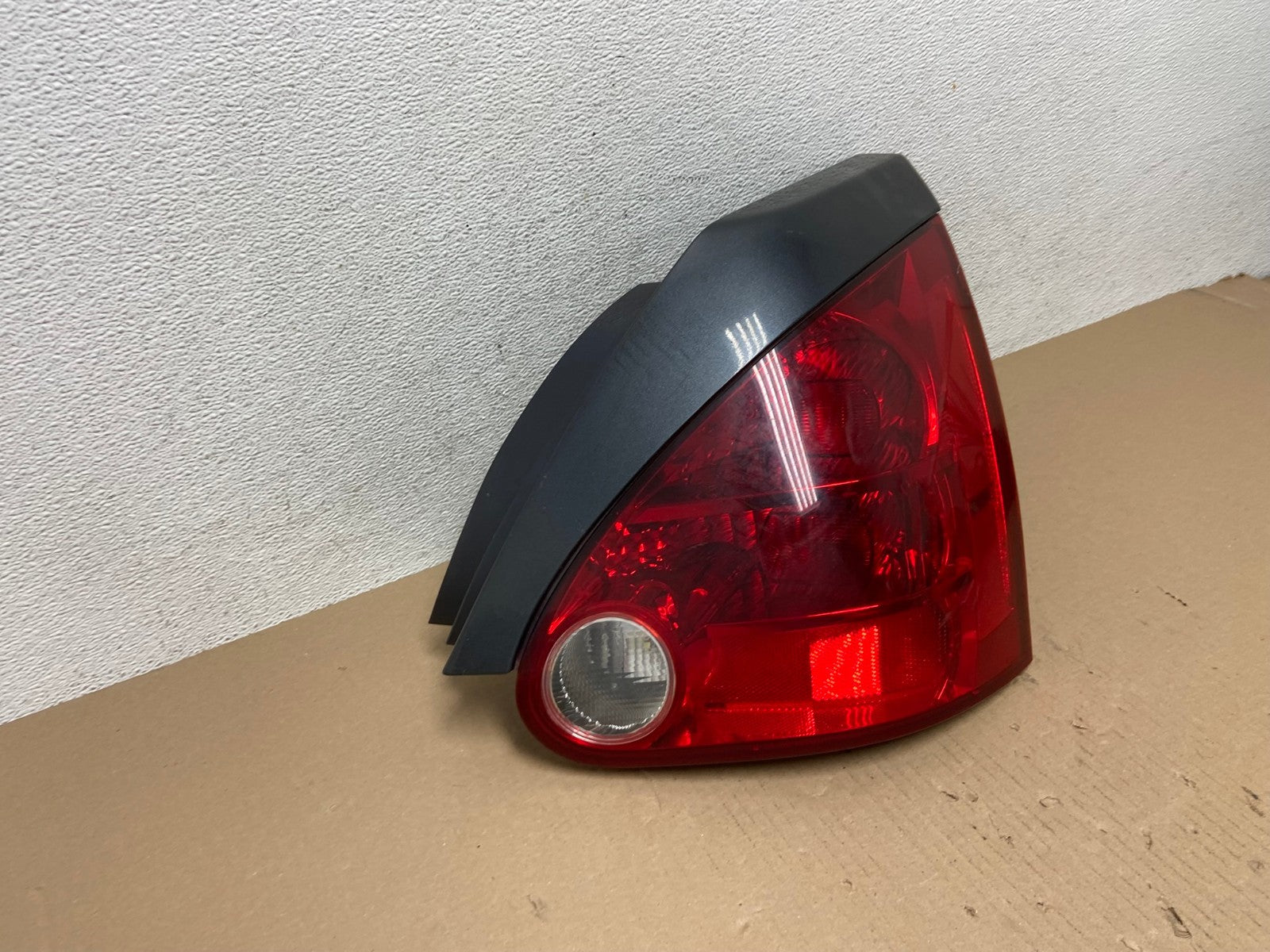 2004 2005 2006 2007 2008 Nissan Maxima Right Passenger Tail Light AE7206 LK2