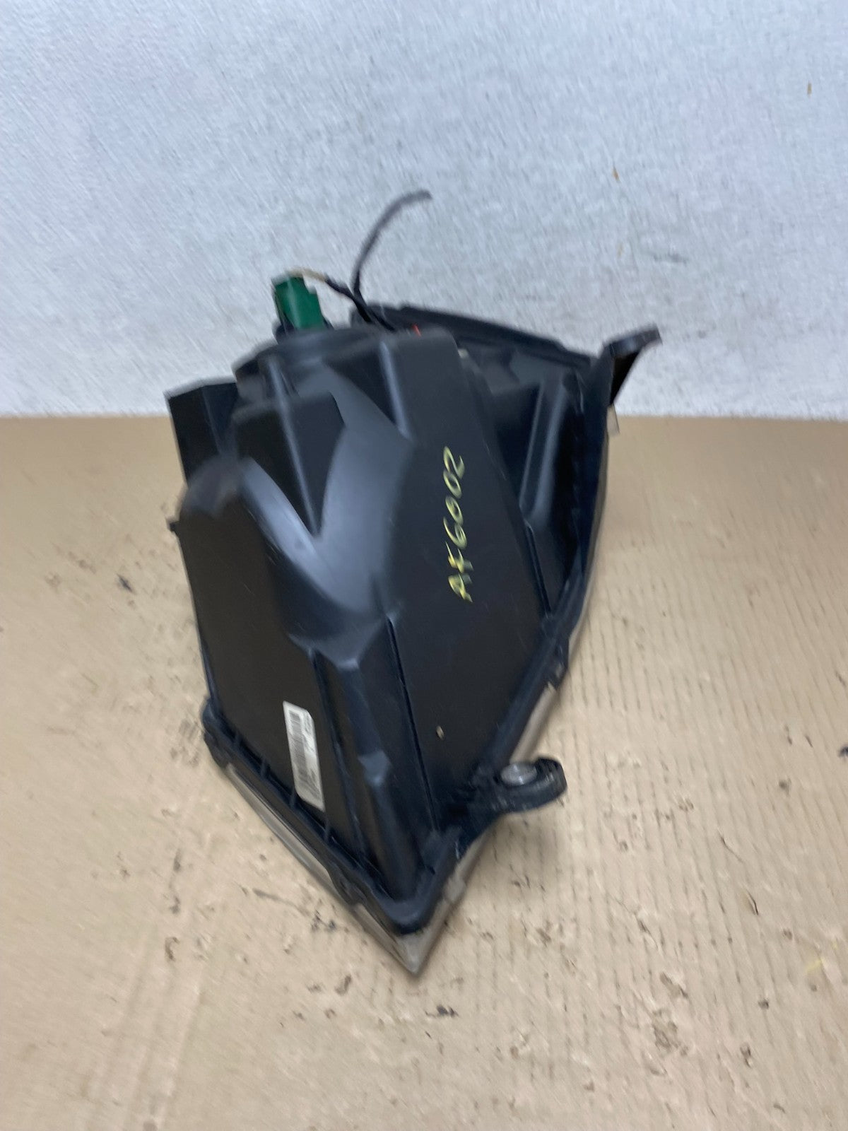 2008 to 2010 Dodge Caravan Right Passenger RH Halogen Headlight AF6002 DW8