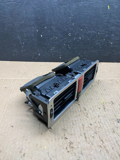 2003 to 2006 Land Rover Range Dashboard Center Middle Air Vent Grill M8388 DG1