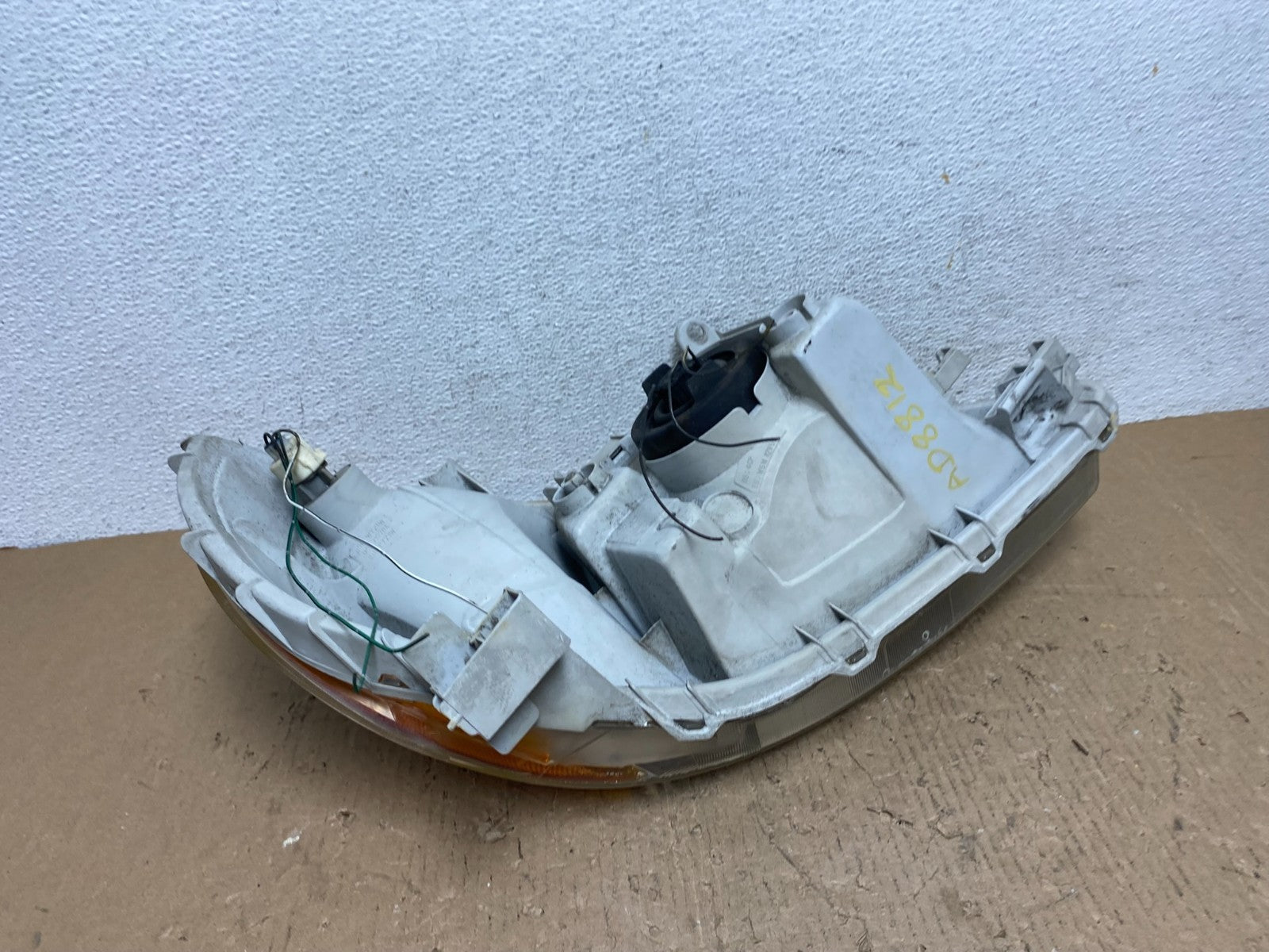 2000 2001 2002 Toyota Echo Left Driver LH Side Headlight AD8812 DW8