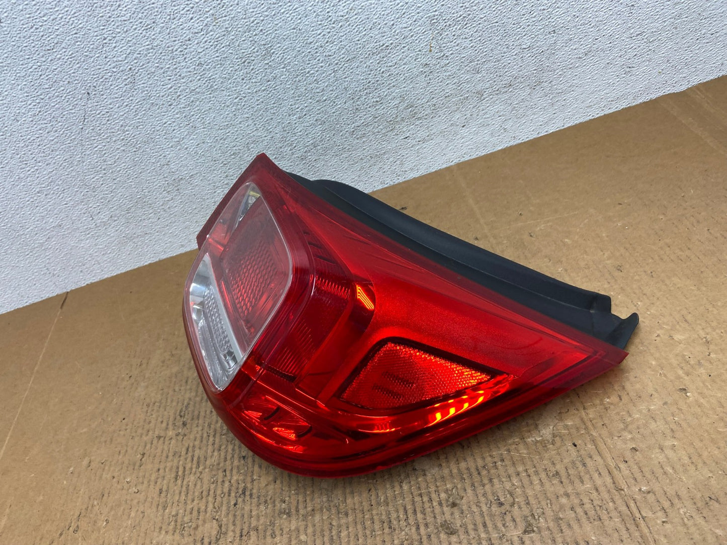 No Led Trim 2013-2015 Chevrolet Malibu Right Passenger Side Tail Light AE1638 LK1