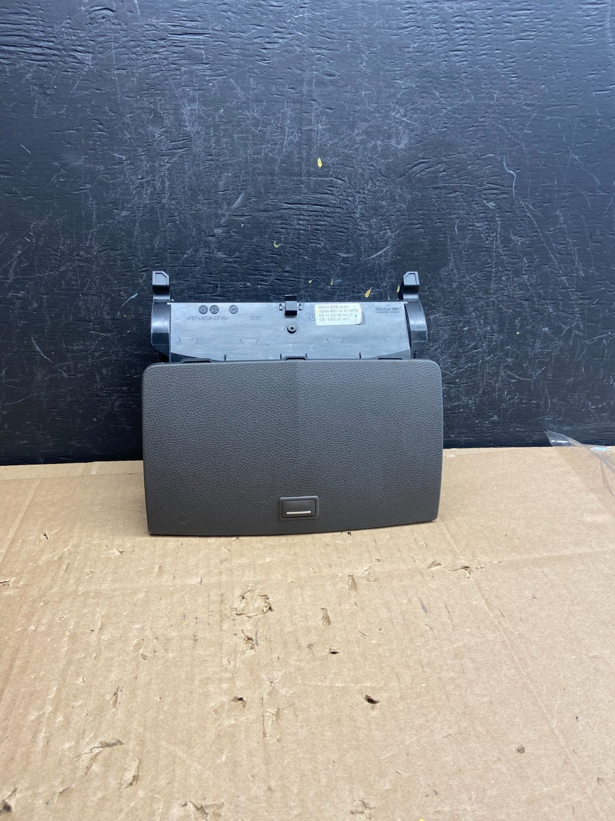 2008-2011 Mercedes W204 C300 Navigation Display Screen Monitor w/Cover AD2223 DG0