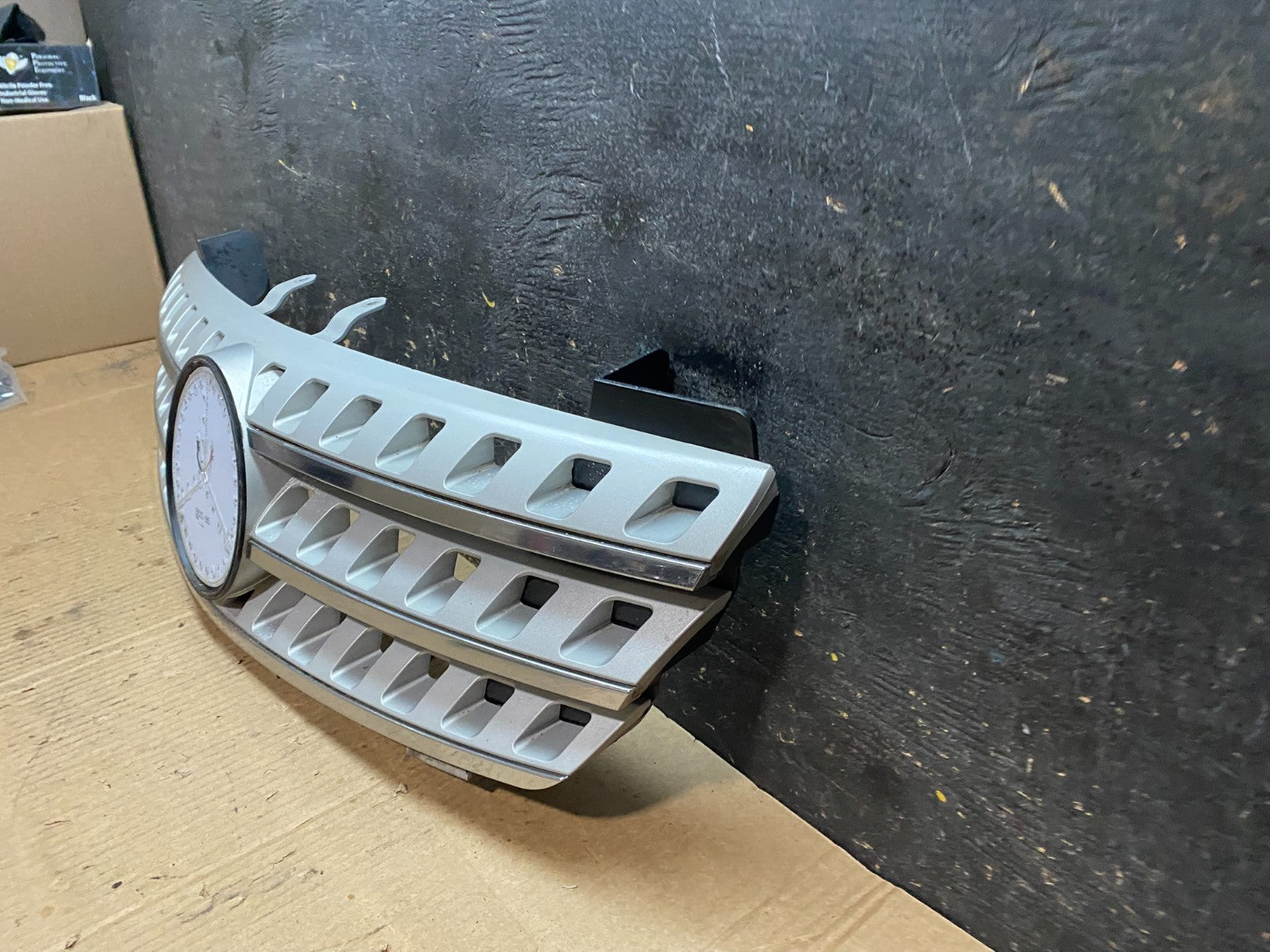 2006 to 2008 Mercedes ML-Class W164 Front Bumper Grille Grill X9639 DG1