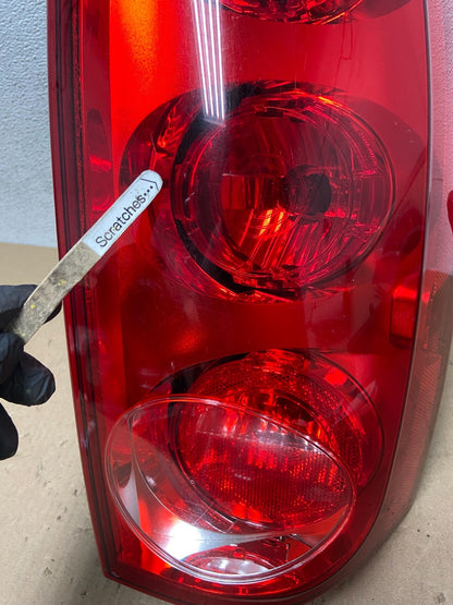 2007 to 2011 GMC Yukon Right Passenger RH Side Tail Light AD6513 DW3