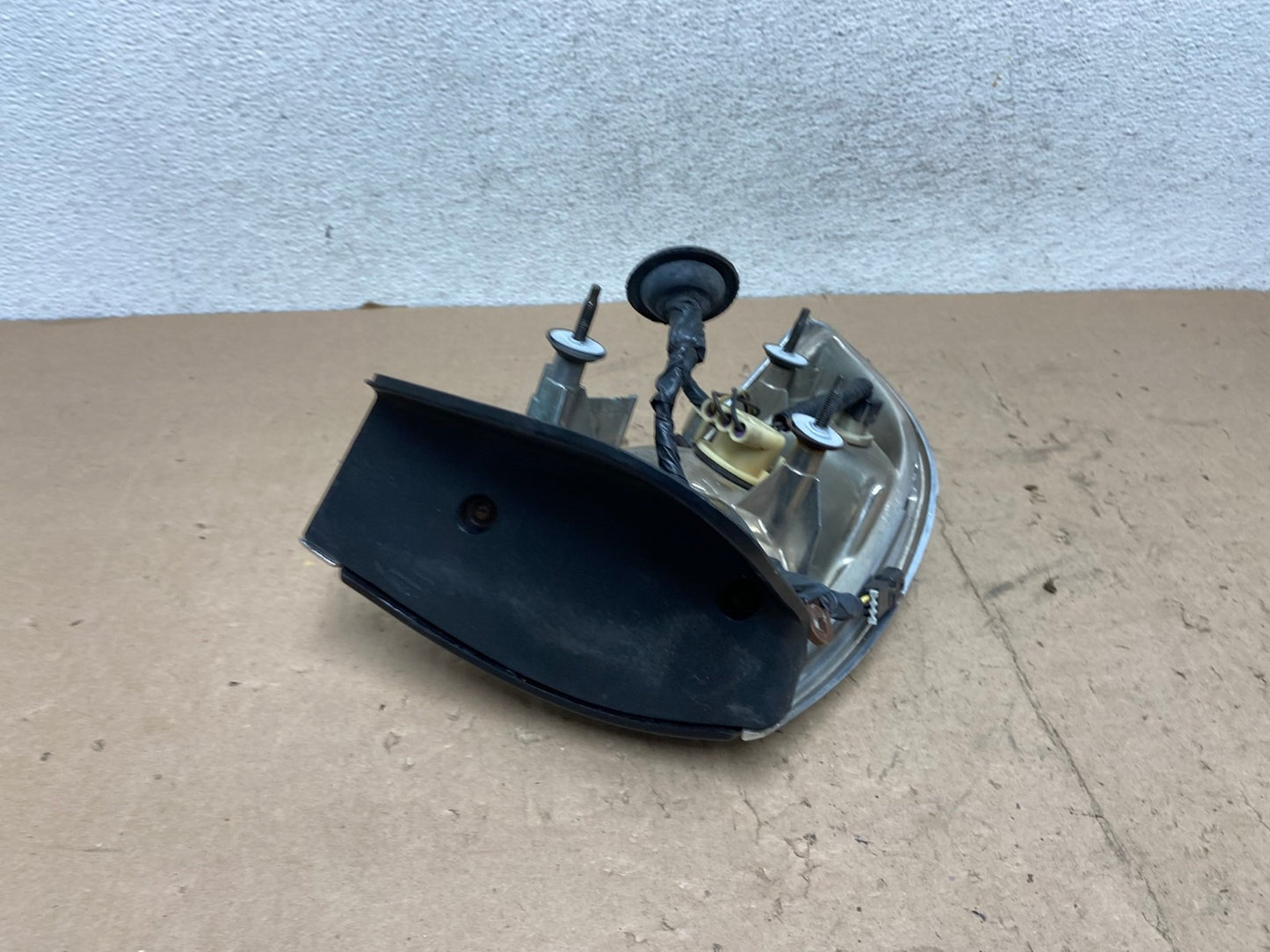 1997-1999 Buick Lesabre Right Passenger RH Side Tail Light AG5667 LK4