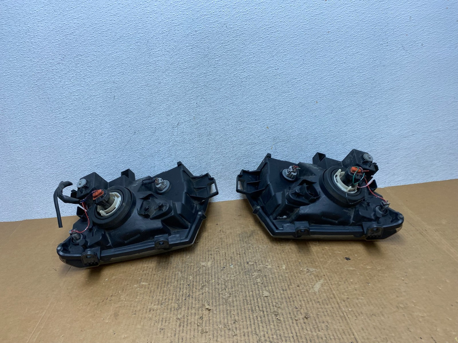 2005-2015 Nissan Xterra Driver Left+Right Side Set Headlights AE2711 DW7