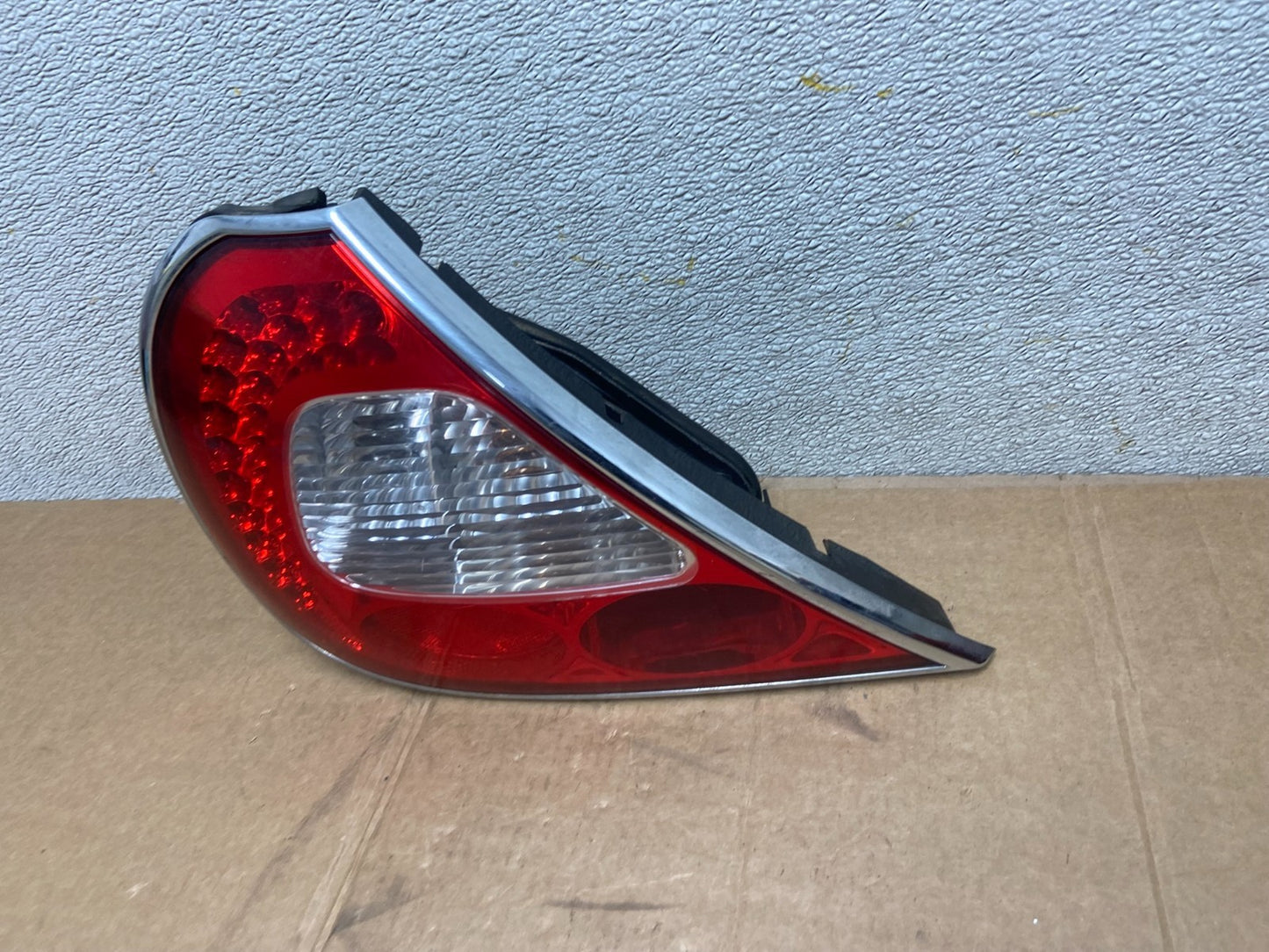 2008 to 2009 Jaguar XJ8 Left Driver LH Side Tail Light OEM AA1177 DW1