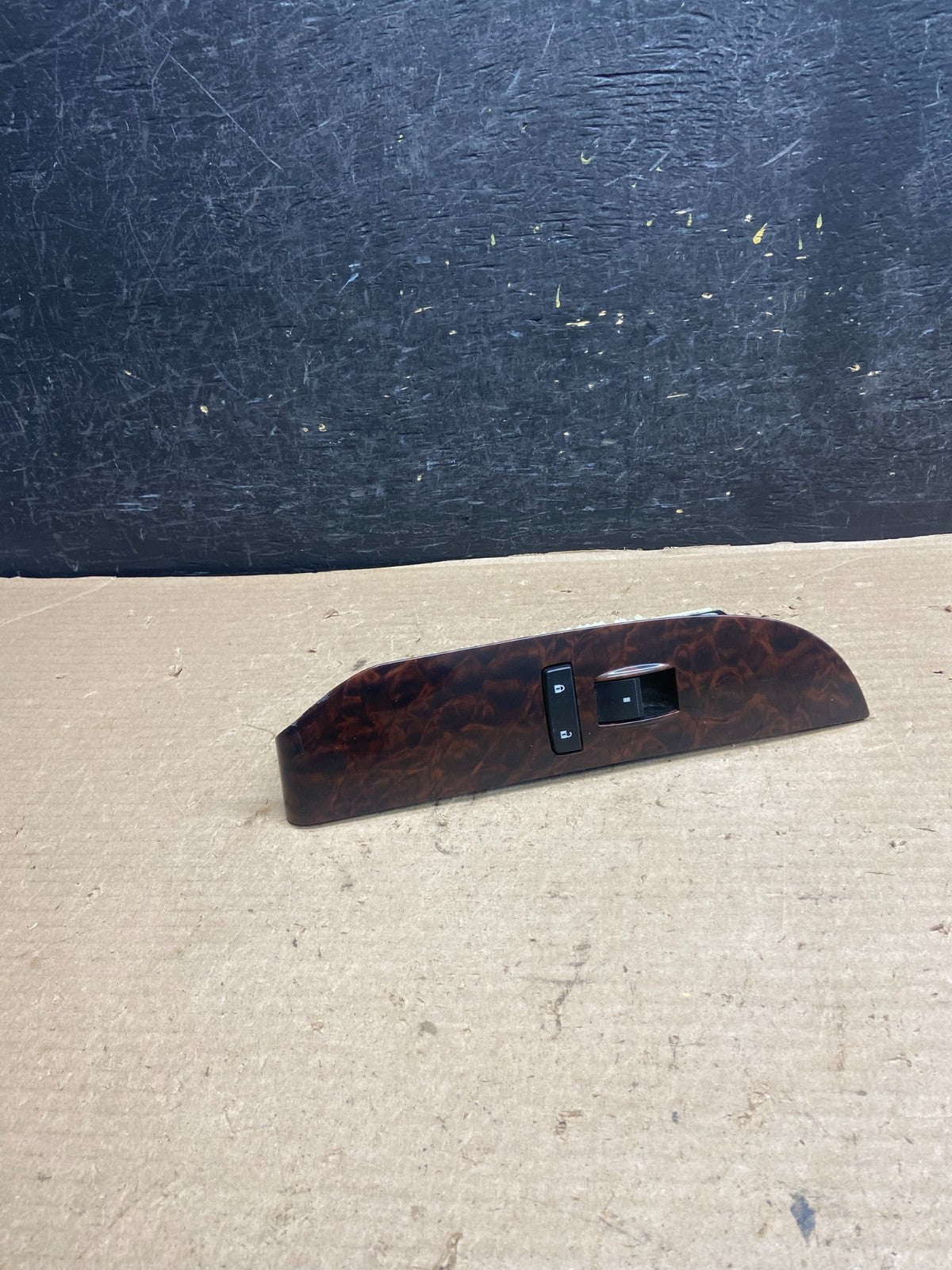 2007-2014 Tahoe Yukon Suburban Escalade Passenger Window Switch Control AH53941
