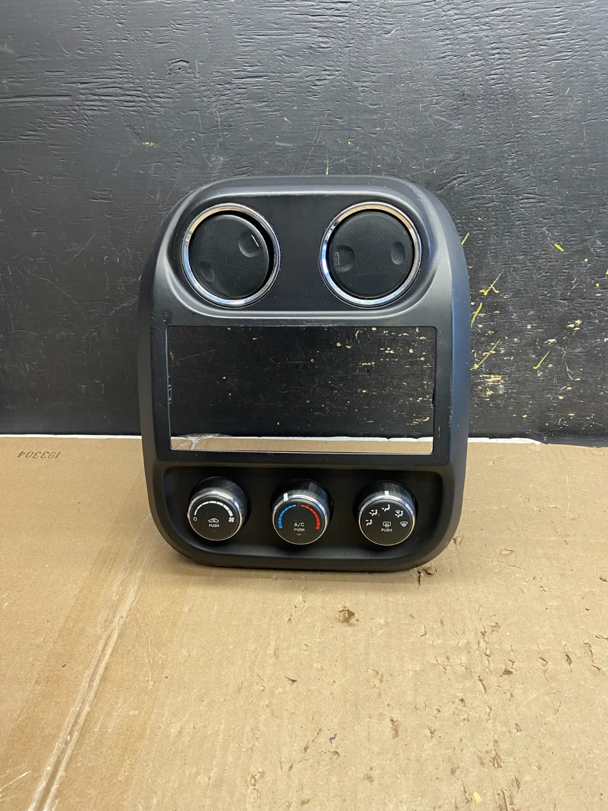 2011 to 2017 Jeep Compass Dash Climate Temperature Control Radio Bezel AB2081 DG0