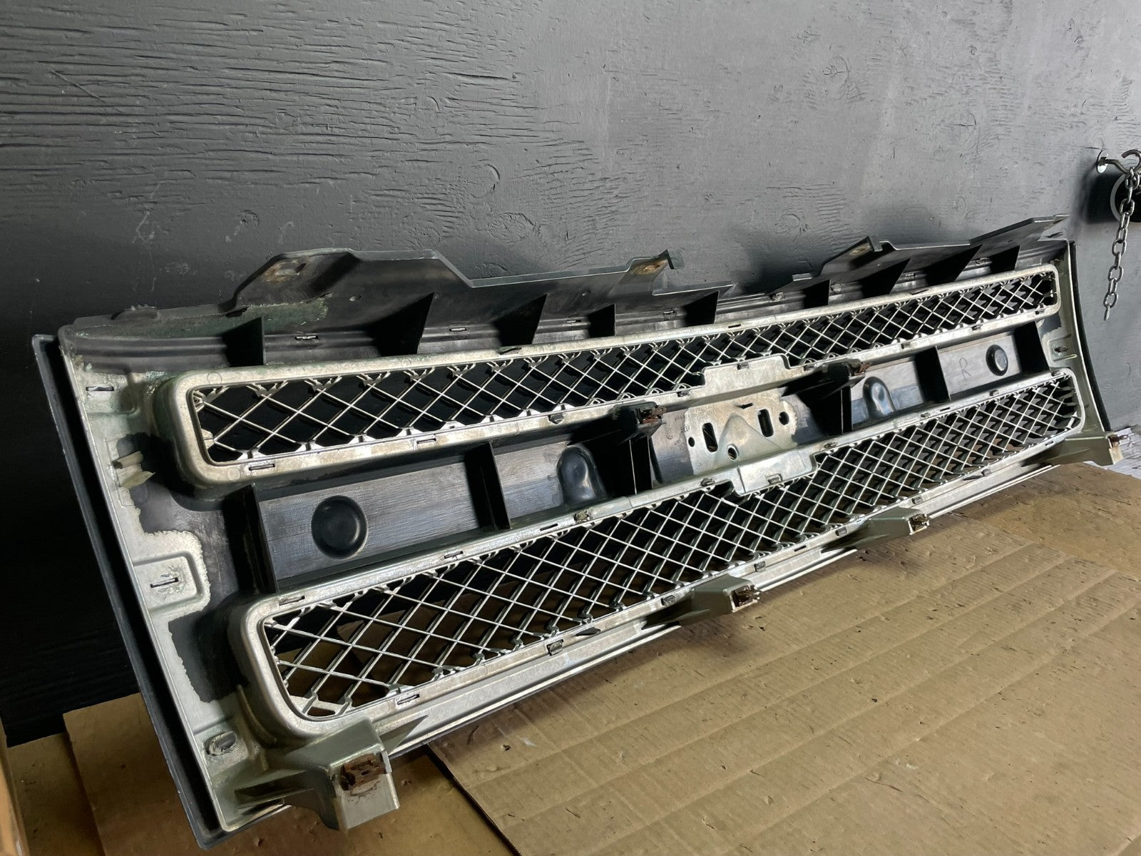 2007 to 2013 Chevrolet Silverado 1500 Front Chrome Grille Grill AB7679 DG10