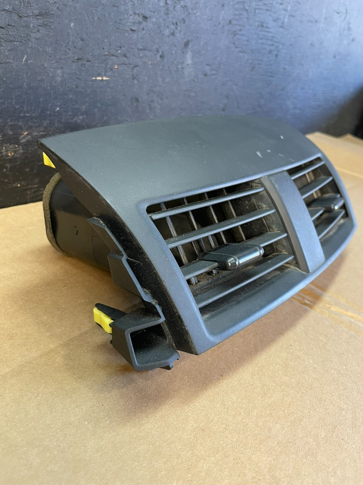 2006-2012 Toyota RAV4 Front Center Dash Air Vent Bezel 55670-42050 AC5248 DG1