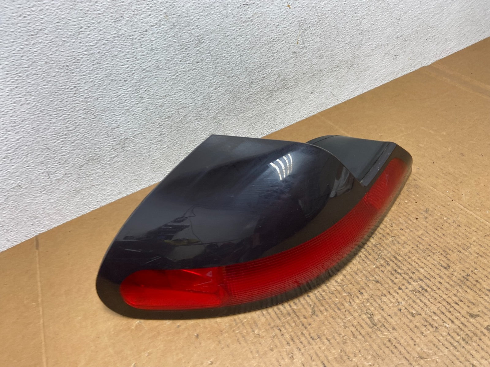 1997 to 2000 Dodge Avenger Left Driver LH Side Tail Light AE0202 DW2