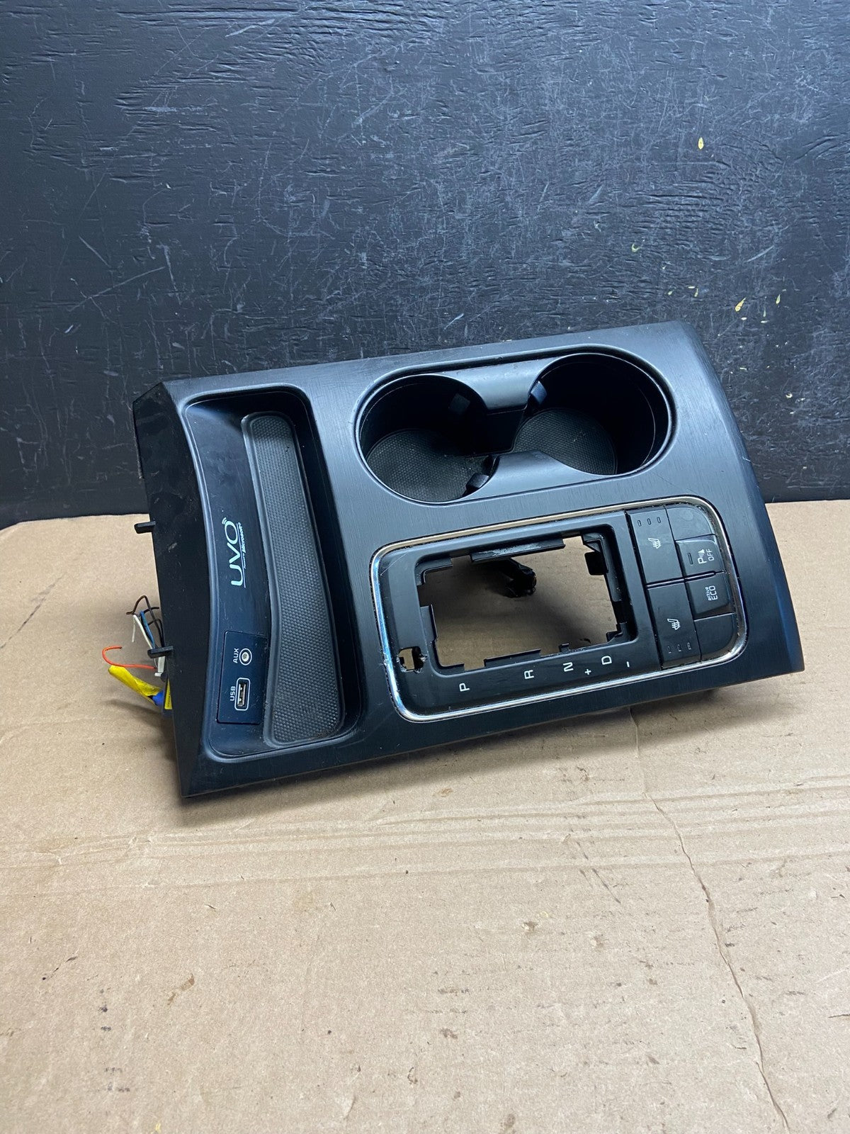 2015 to 2018 Kia Sedona Console Cover Shifter Lever Cup Holder AF1905 DG1