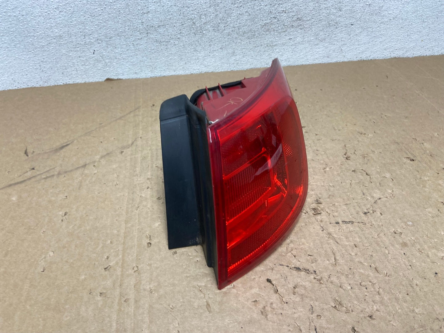 2011 to 2014 Volkswagen Jetta Right Passenger Rh Side Tail Light AG1294 LK2