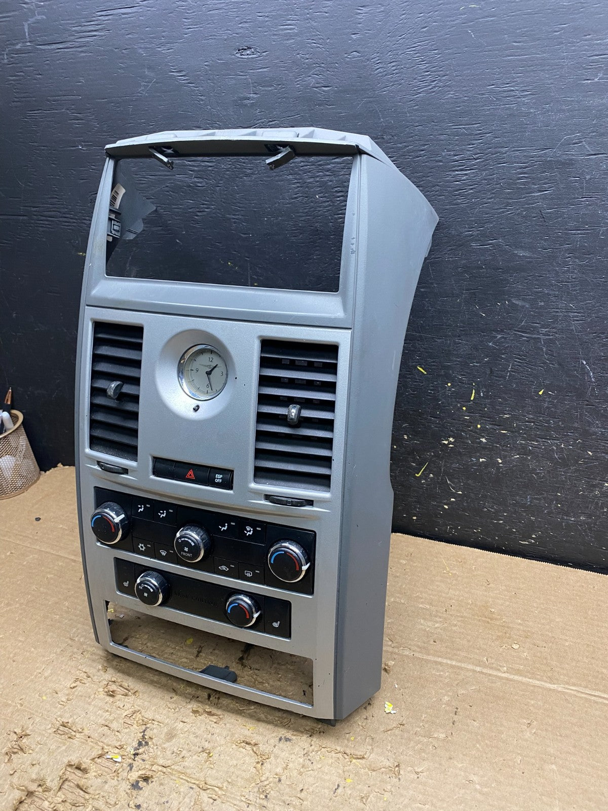2008 - 2010 Dodge Grand Caravan Radio Bezel Climate Control Heat Heater X1637 DG1