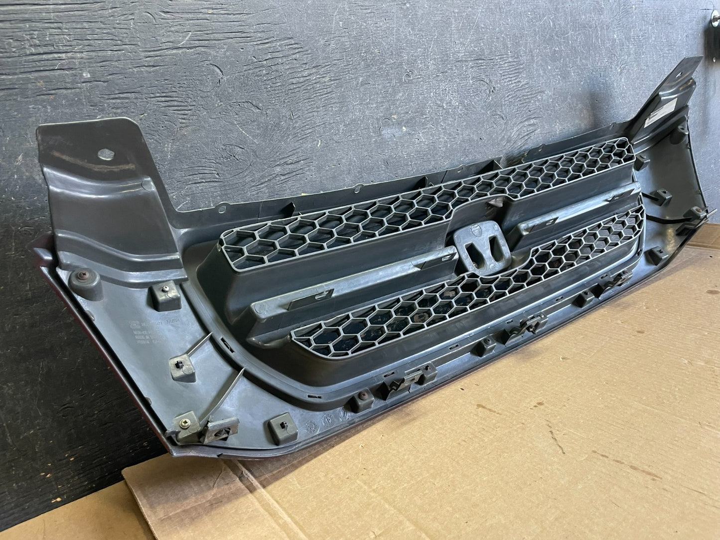 2003 2004 2005 Honda Pilot Front Upper Grill Grille Oem AB2996  DG9