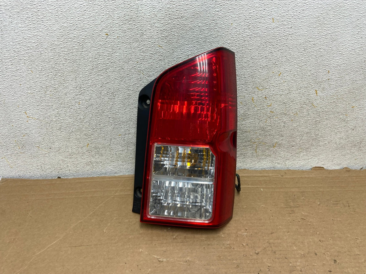 2005 to 2012 Nissan Pathfinder Right Passenger RH Side Tail Light AH8462 LK0