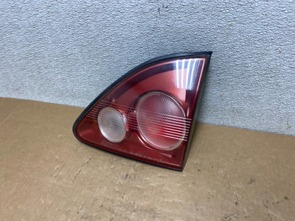 1999 - 2001 Lexus RX300 Right Passenger Side Rear Inner Tail Light Oem V5619 DW1