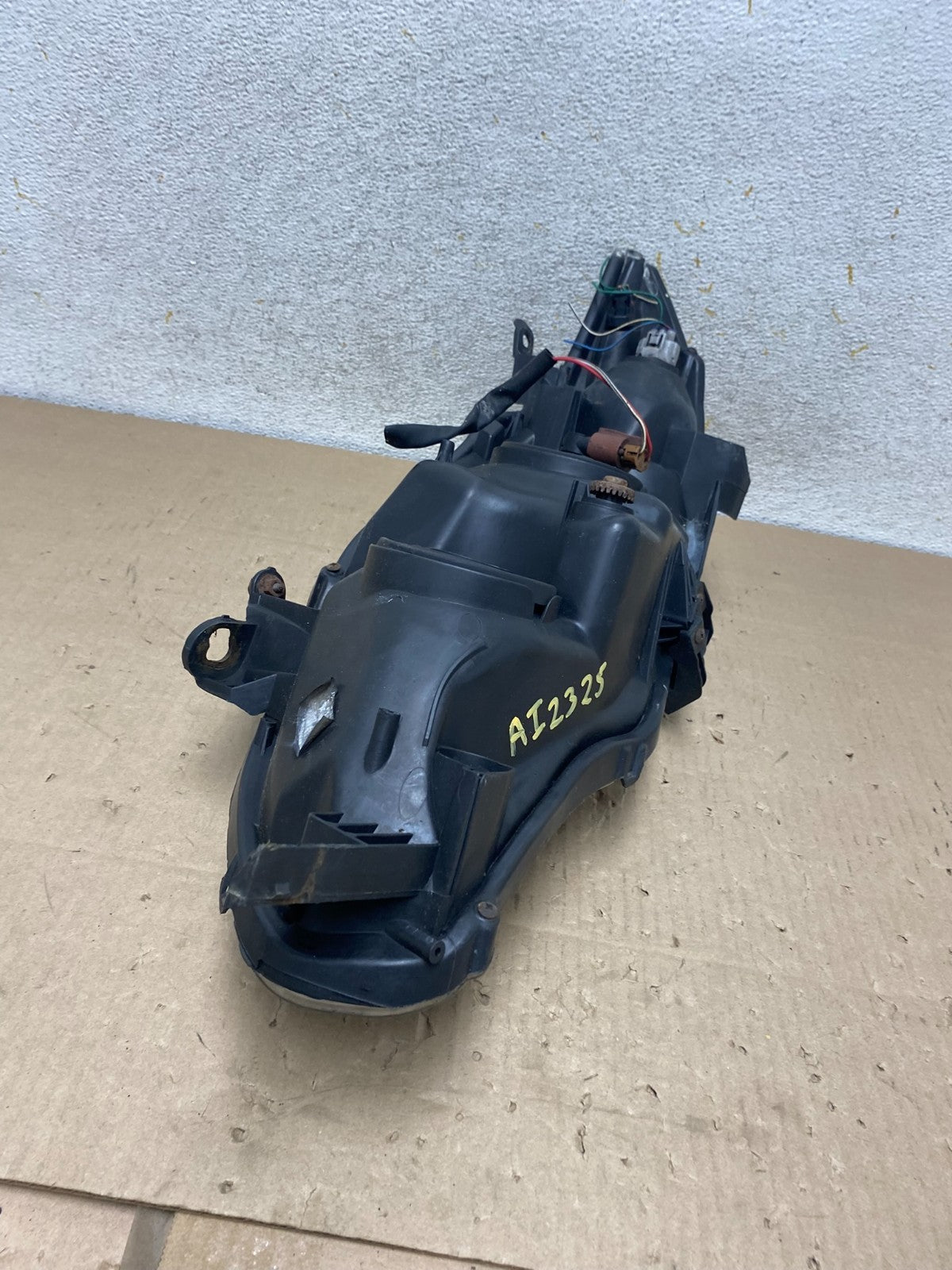 2011 to 2013 Toyota Corolla Right Passenger Side Headlight AI2325 DW9