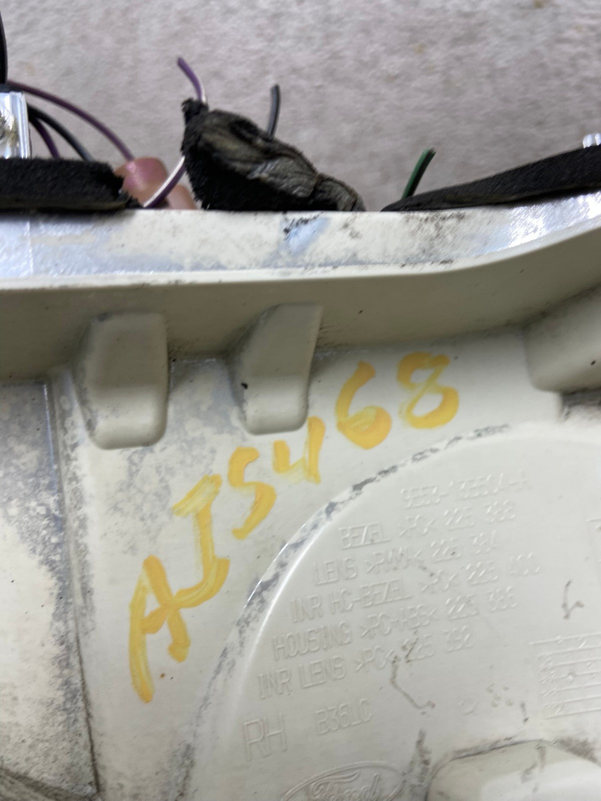 2010 2011 2012 Ford Fusion Right Passenger Side Tail Light AI5468 LK6