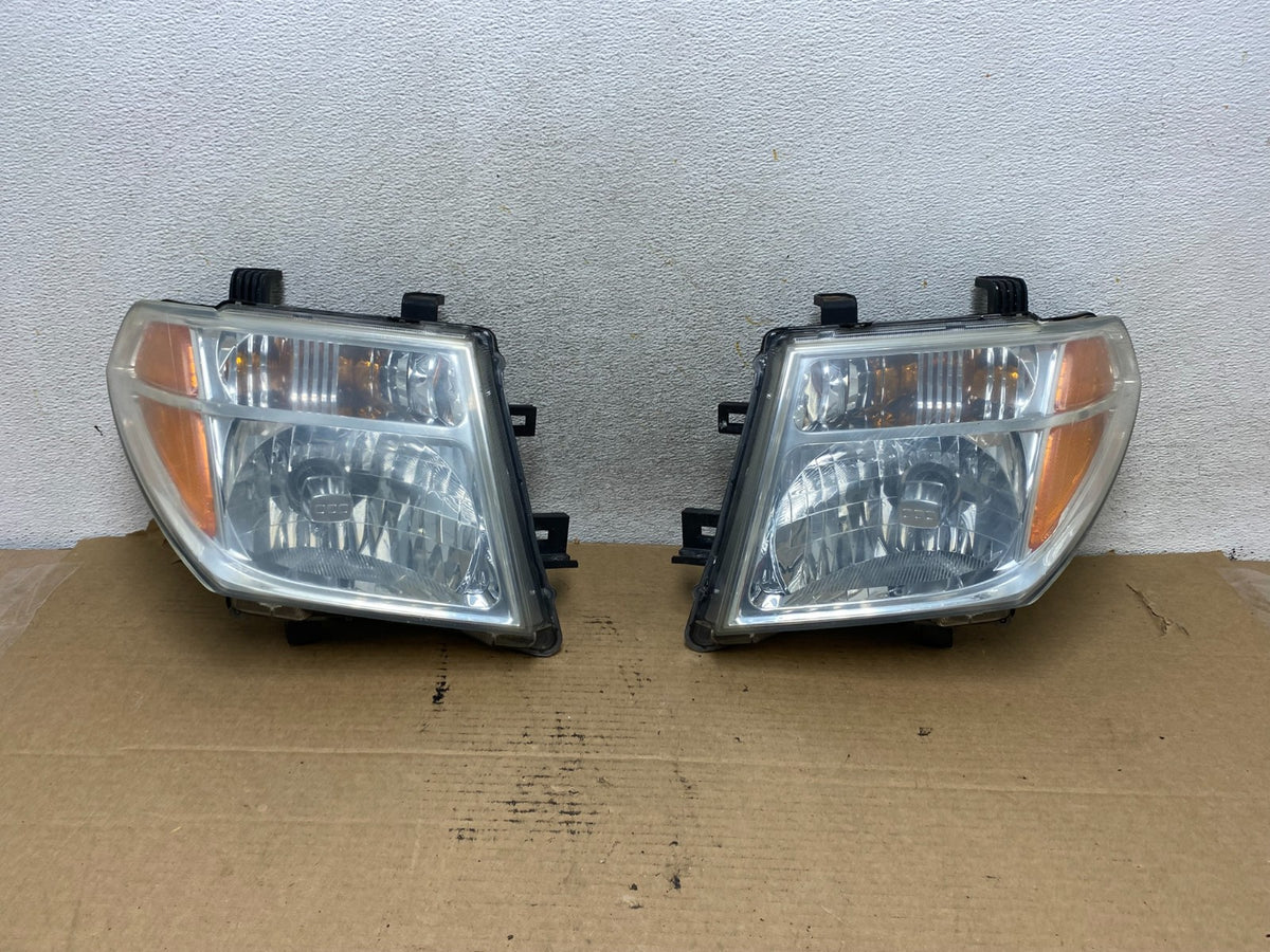 2005 2006 2007 Nissan Pathfinder Halogen Headlights Left+Right AH4041 DW0