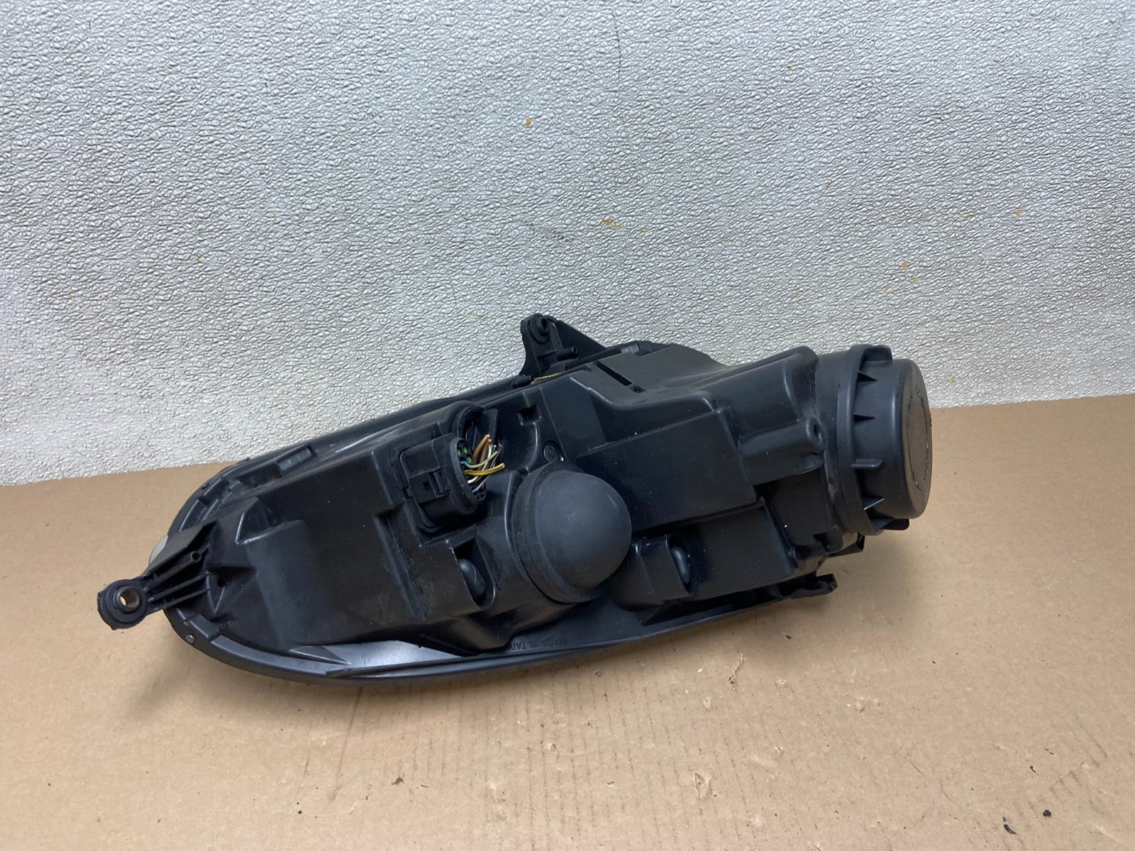 2005 to 2010 Volkswagen Jetta Left Driver LH Side Headlight Halogen AB5021 DW4