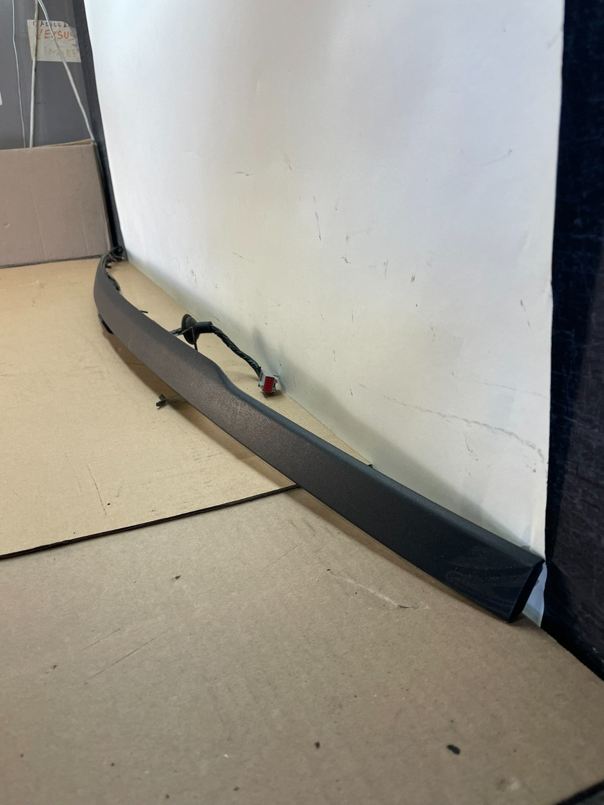 2011 to 2014 Ford Explorer Rear Tailgate Gate Trim Molding With Camera ai4240 DG1