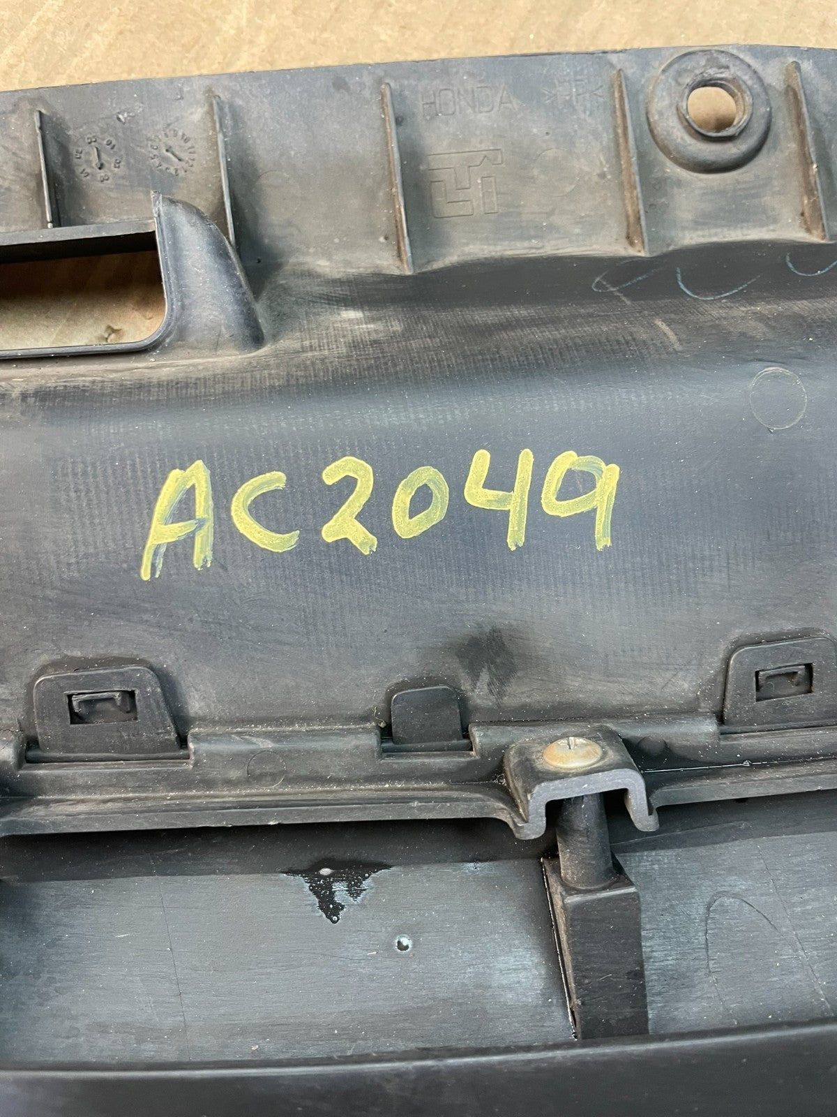 2004 2005 Honda Civic Sedan Front Upper Grille Base Mesh AC2049 DG7