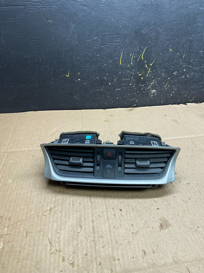 2013 to 2015 Nissan Sentra Air Vents Top Dash Center W/Hazzard Switch Y2401 DG0