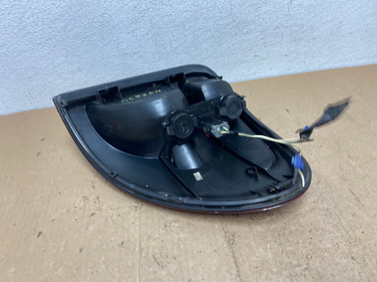 2004 to 2007 Dodge Grand Caravan Left Driver Lh Tail Light AC7264 LK5