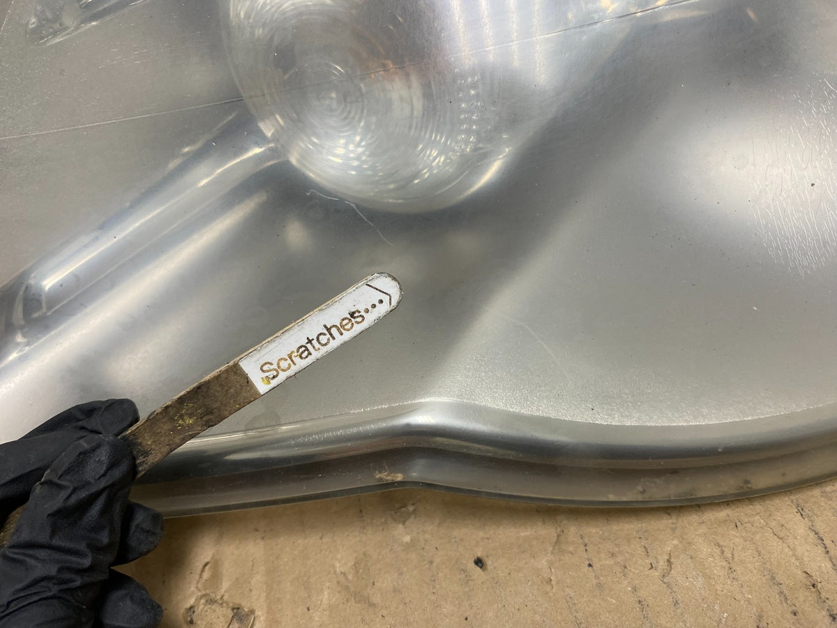 2008 to 2010 Volkswagen Touareg Left Driver Lh Xenon Headlight AH2936 DW3