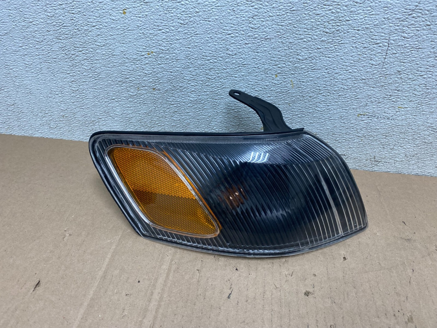 1997 1998 1999 Toyota Camry Right Passenger RH Black Turn Signal J7876 DW0