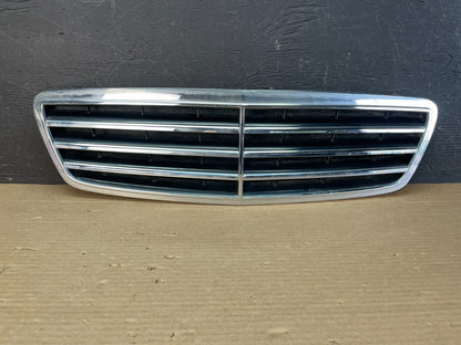 2001 to 2007 Mercedes C-Class Front Upper Grill Grille af3339 DG0