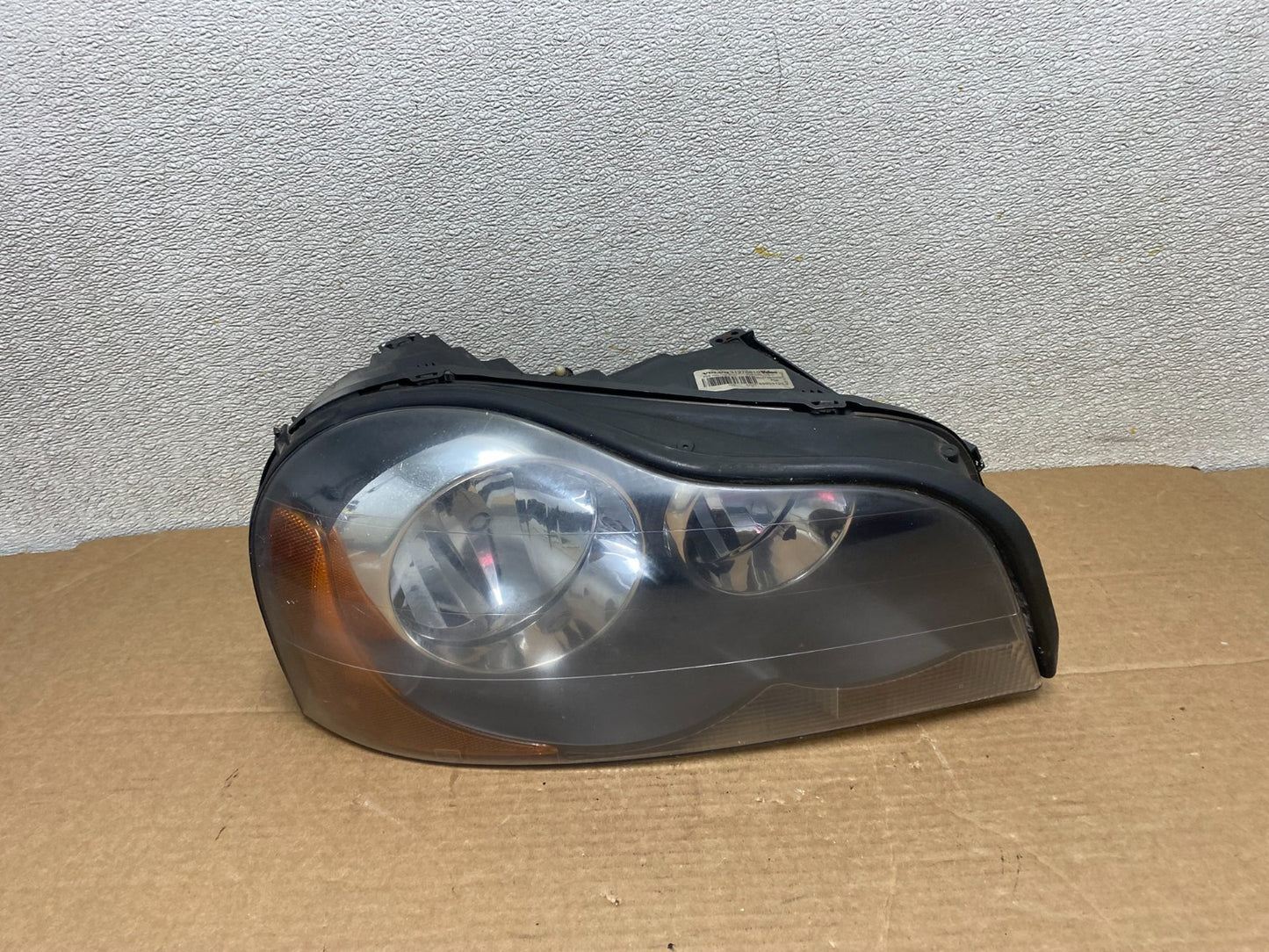 2003 to 2006 Volvo XC90 Right Passenger Rh Side Headlight Halogen Z1346 DW0