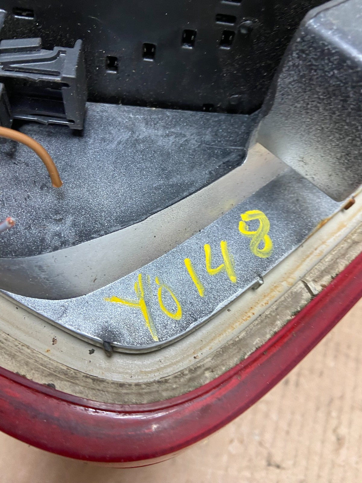 1992-1994 Mercedes W140 S600SEL S600 Right Passenger RH Tail light OEM Y0148 DG8