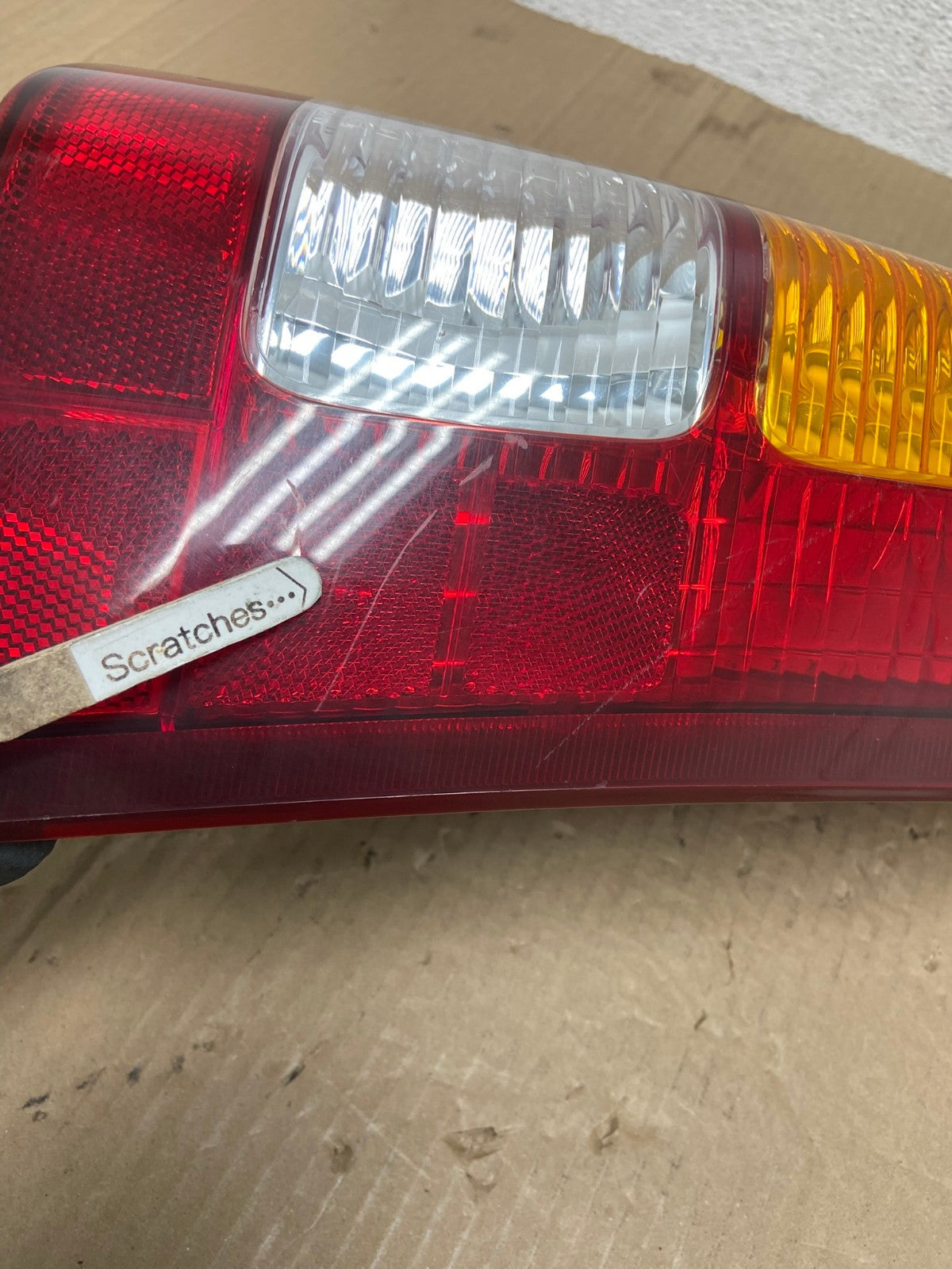 2001 2002 2003 2004 Mazda Tribute Right Passenger Rh Tail Light AE8990 LK3